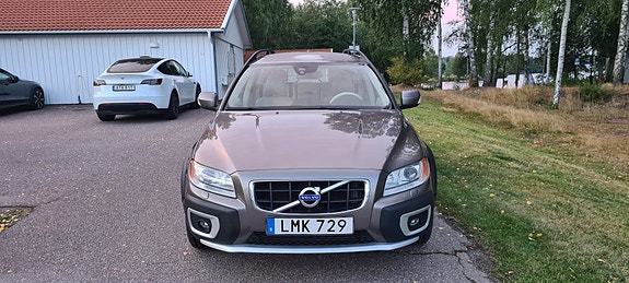 Volvo XC70 11 of 13