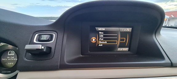 Volvo XC70 10 of 13