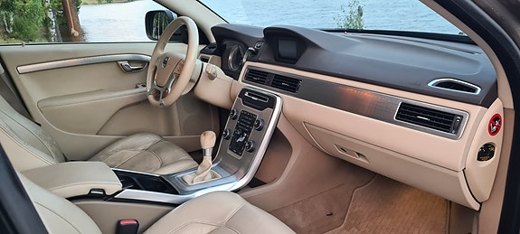 Volvo XC70 5 of 13
