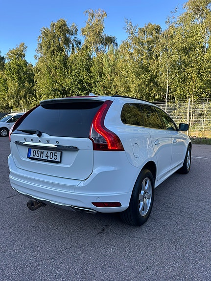Volvo XC60 5 of 15