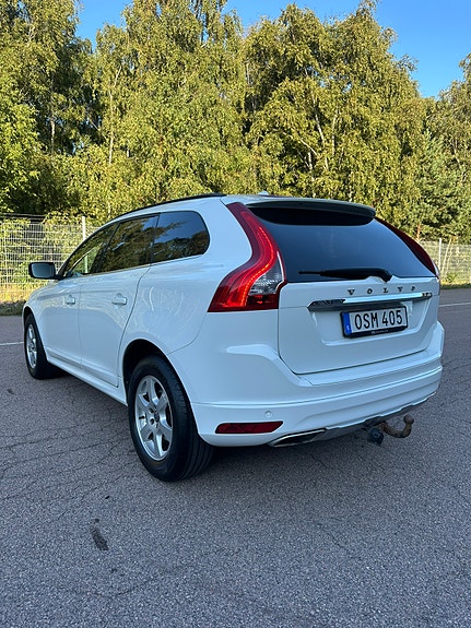 Volvo XC60 4 of 15