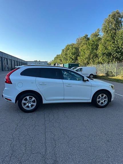 Volvo XC60 9 of 15