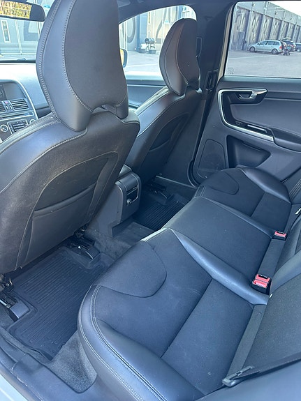 Volvo XC60 15 of 15