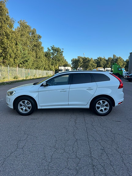 Volvo XC60 8 of 15