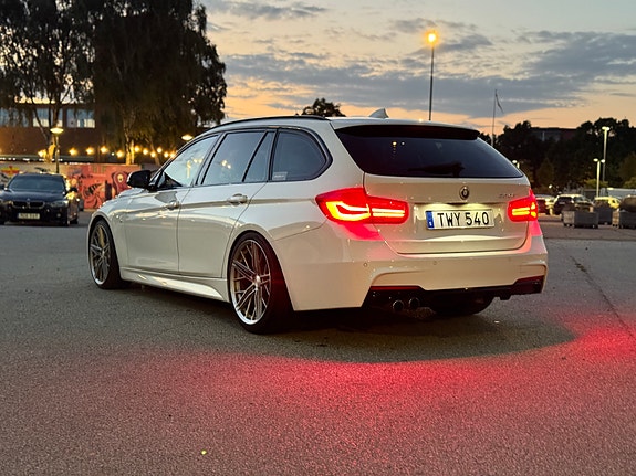 BMW 330i 4 of 8