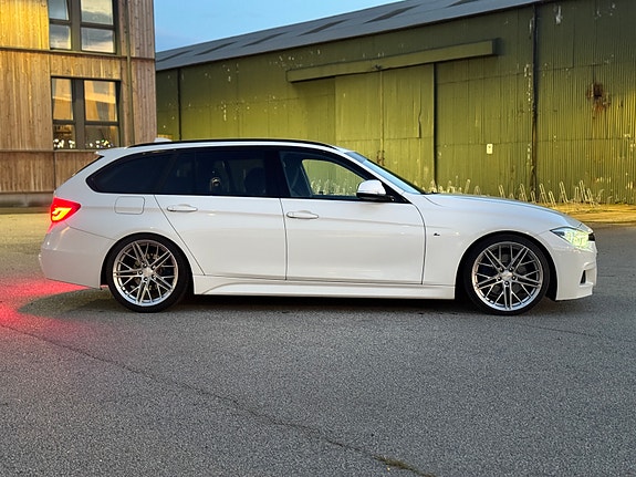 BMW 330i 7 of 8