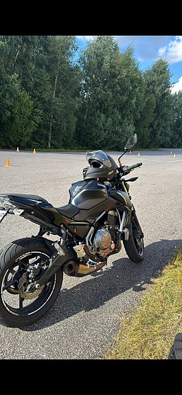 Kawasaki Ninja Z650 3 of 5