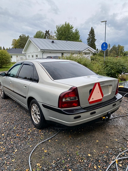 Volvo S80 2 of 4