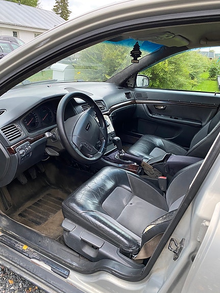 Volvo S80 3 of 4