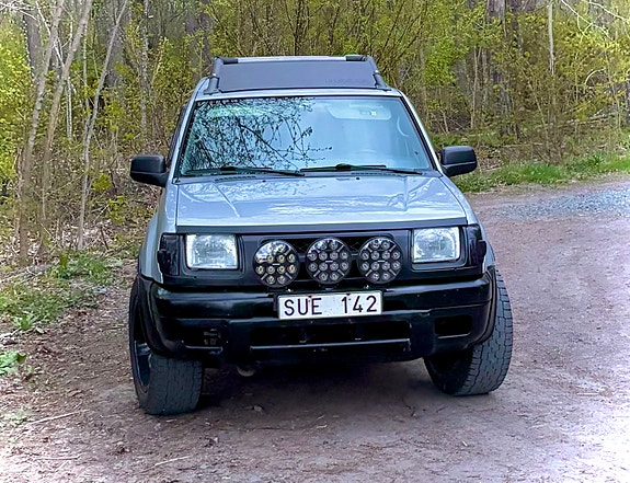 Nissan 3 of 7
