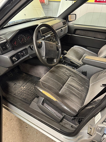 Volvo 940 3 of 4
