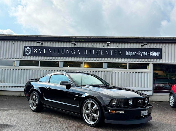 Ford Mustang 2 of 20