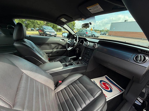 Ford Mustang 13 of 20