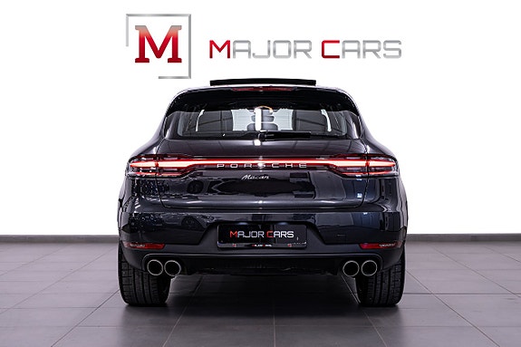Porsche Macan S 5 of 26
