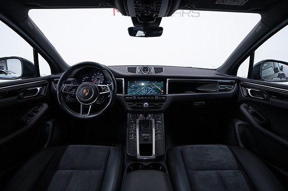 Porsche Macan S 15 of 26