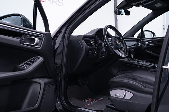 Porsche Macan S 8 of 26