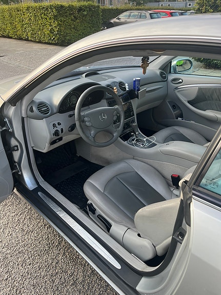 Mercedes-Benz CLK200 5 of 7