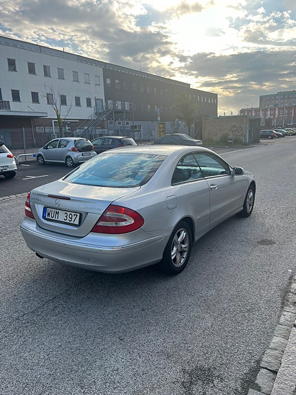 Mercedes-Benz CLK200 3 of 7