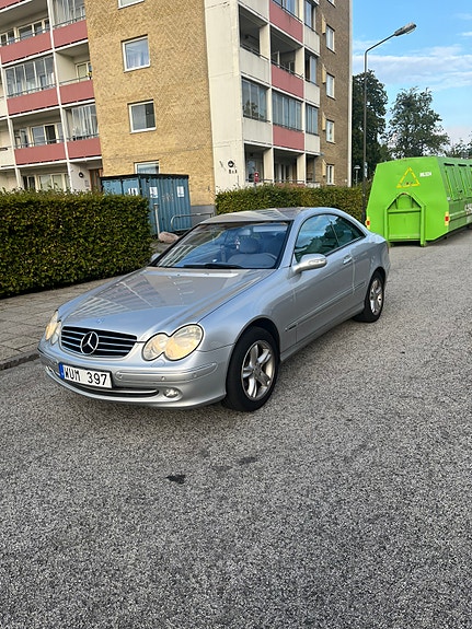 Mercedes-Benz CLK200 4 of 7
