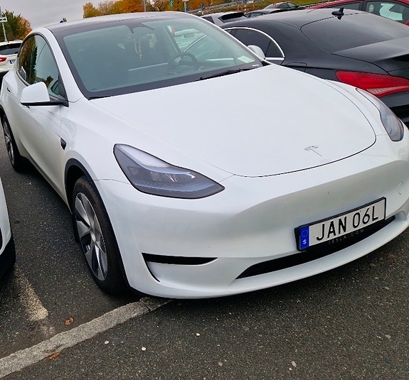 Tesla Model Y 3 of 3