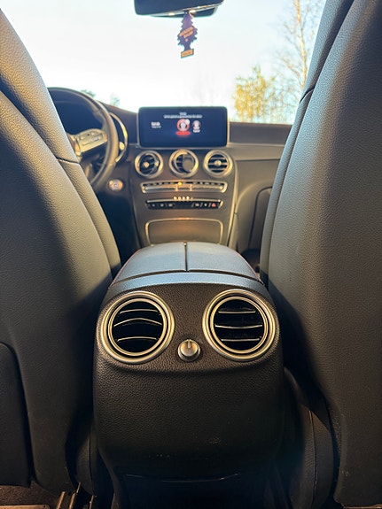 Mercedes-Benz GLC300 de 9 of 19