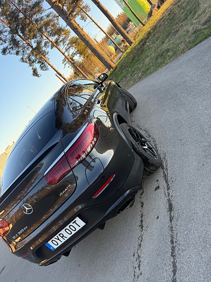 Mercedes-Benz GLC300 de 2 of 19