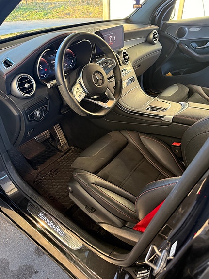 Mercedes-Benz GLC300 de 12 of 19
