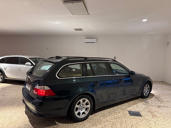 BMW 523i 3 of 6