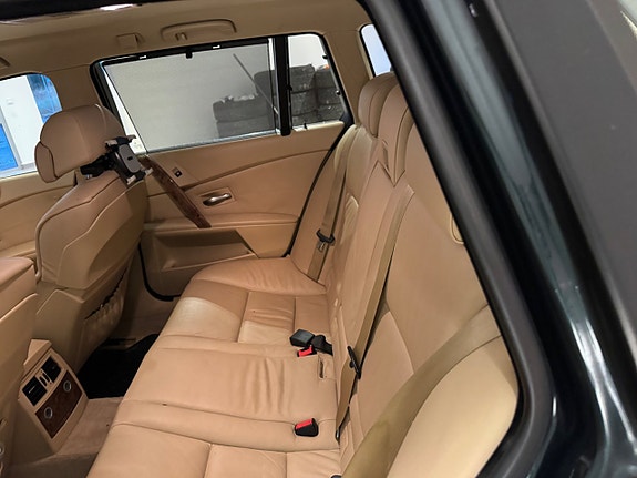 BMW 523i 5 of 6