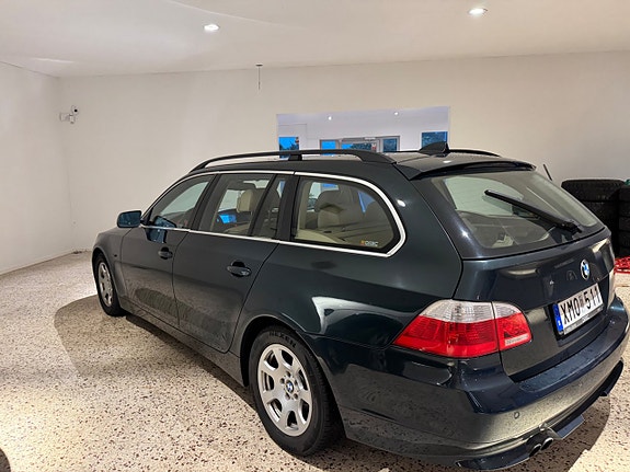 BMW 523i 4 of 6