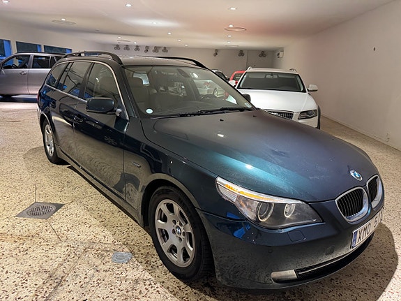 BMW 523i 2 of 6