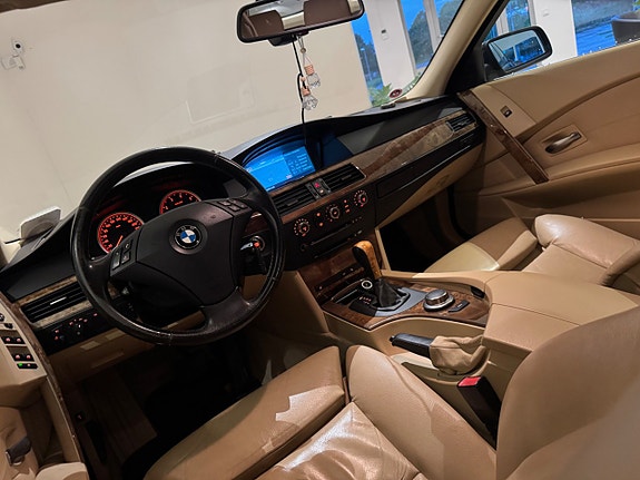 BMW 523i 6 of 6