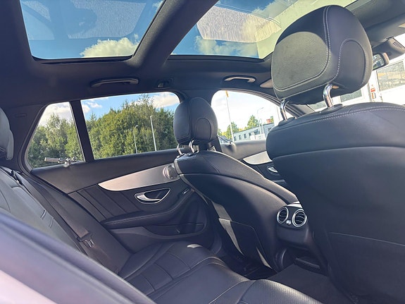Mercedes-Benz C220 5 of 7