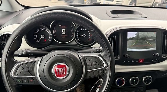 Fiat 500L 4 of 12
