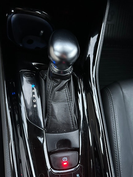 Toyota C-HR 15 of 19