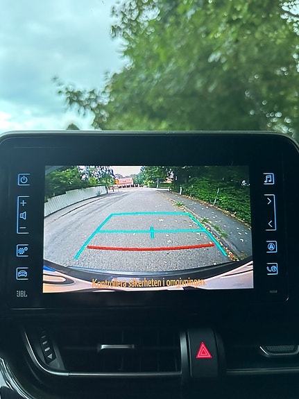 Toyota C-HR 12 of 19