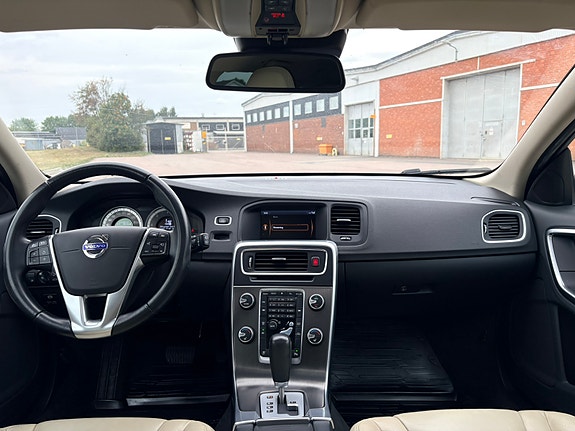 Volvo V60 8 of 9