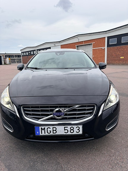 Volvo V60 3 of 9