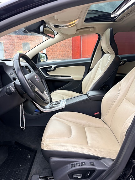 Volvo V60 5 of 9