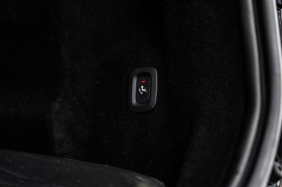 Volvo XC60 11 of 30