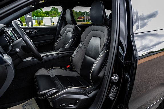 Volvo XC60 27 of 30