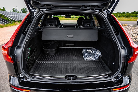 Volvo XC60 8 of 30