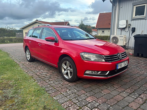 Volkswagen Passat 2 of 5