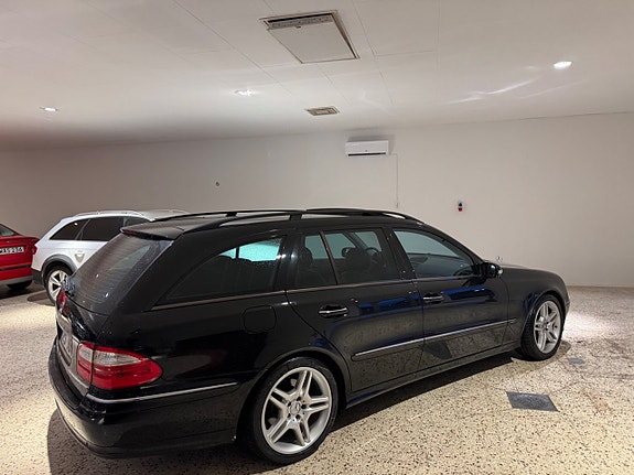 Mercedes-Benz E500 3 of 8