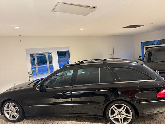 Mercedes-Benz E500 5 of 8