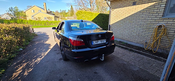 BMW 520i 10 of 12
