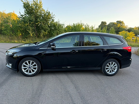 Ford Focus 2 of 11
