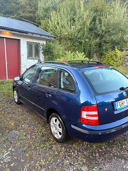 Skoda Fabia 2 of 7