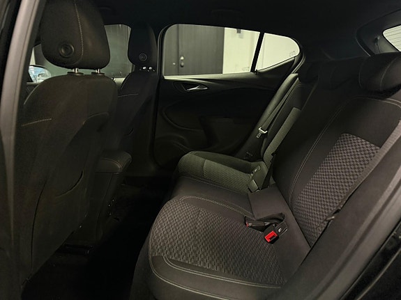Opel Astra 8 of 18