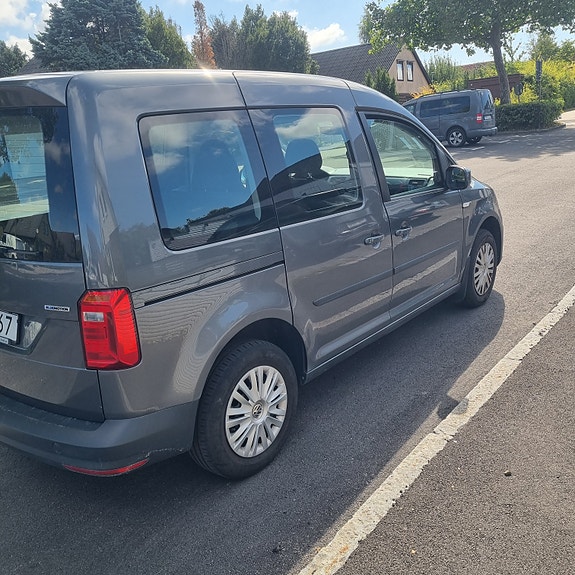 Volkswagen Caddy 2 of 8